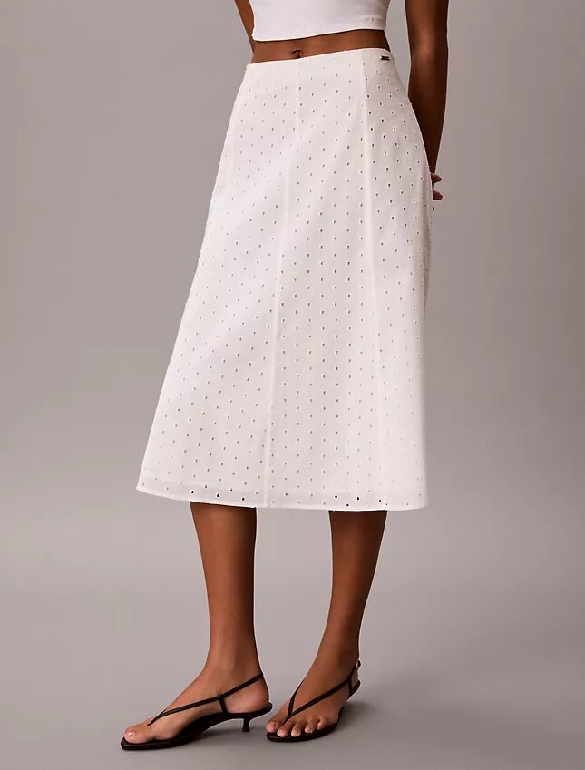 Falda midi con bordado Falda midi con bordado
