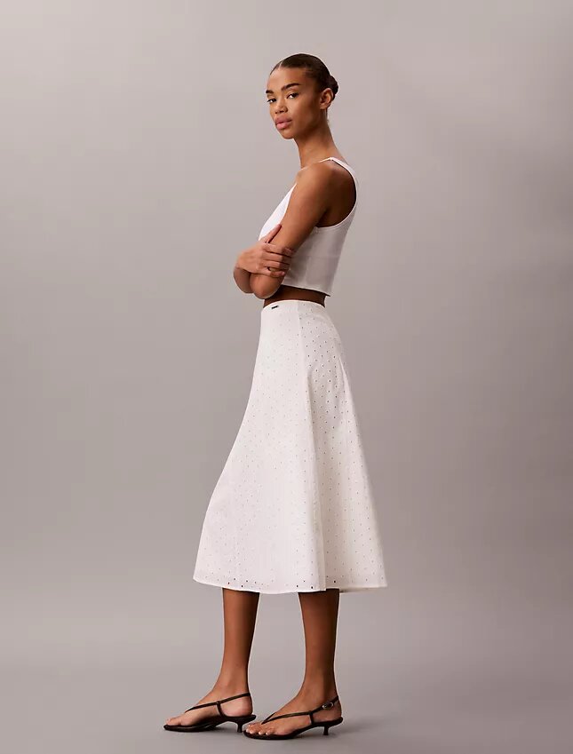 Falda midi con bordado Falda midi con bordado