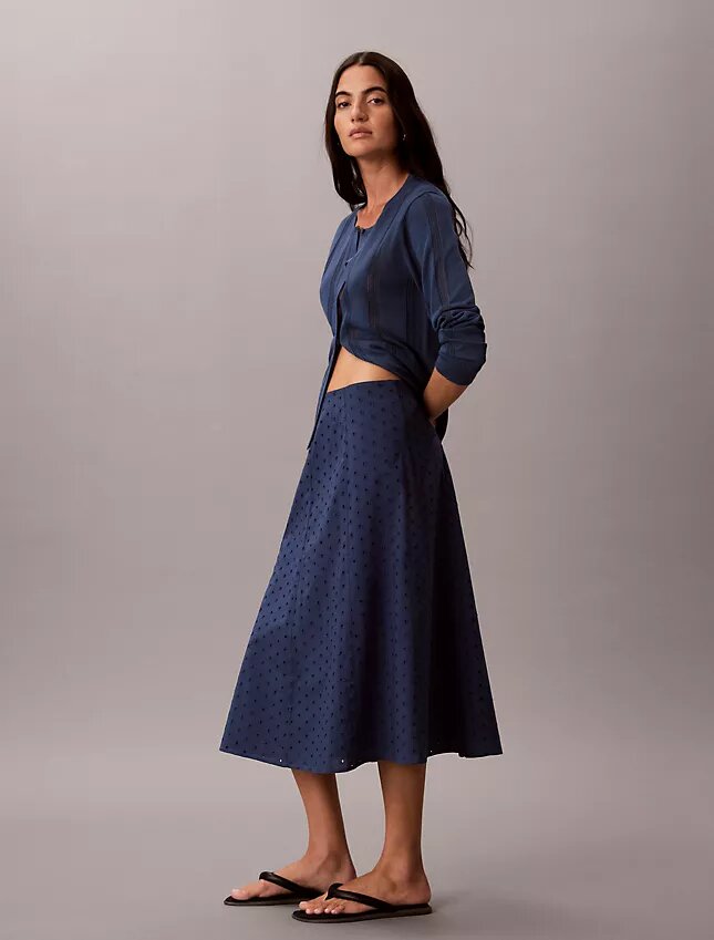 Falda midi con bordado Falda midi con bordado