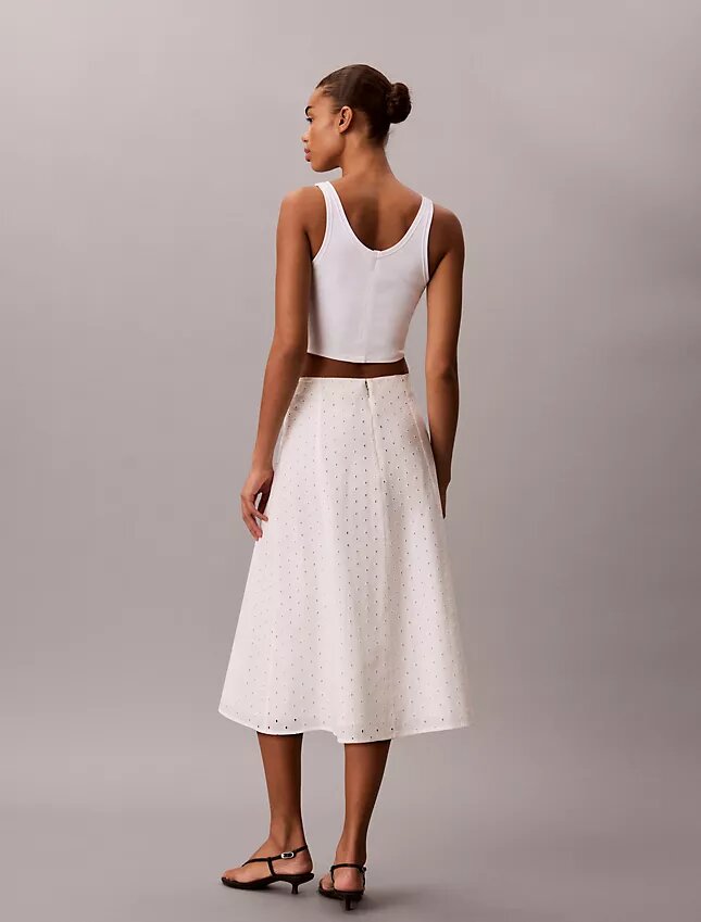 Falda midi con bordado Falda midi con bordado
