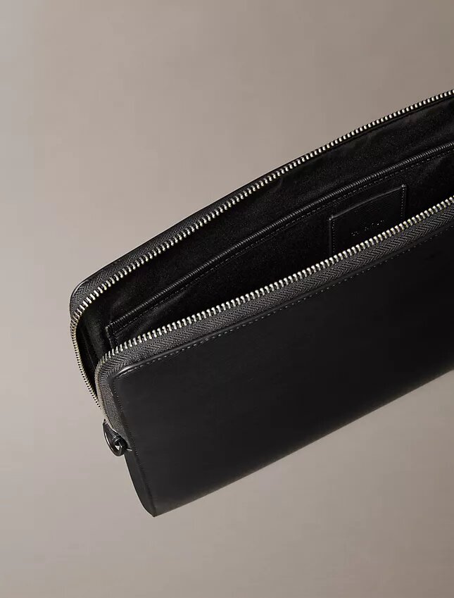 Funda para computadora portátil con logotipo en relieve Funda para computadora portátil con logotipo en relieve