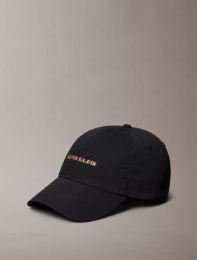 Gorra con logotipo gráfico bordado Gorra con logotipo gráfico bordado