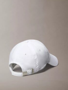 Gorra con logotipo gráfico bordado Gorra con logotipo gráfico bordado