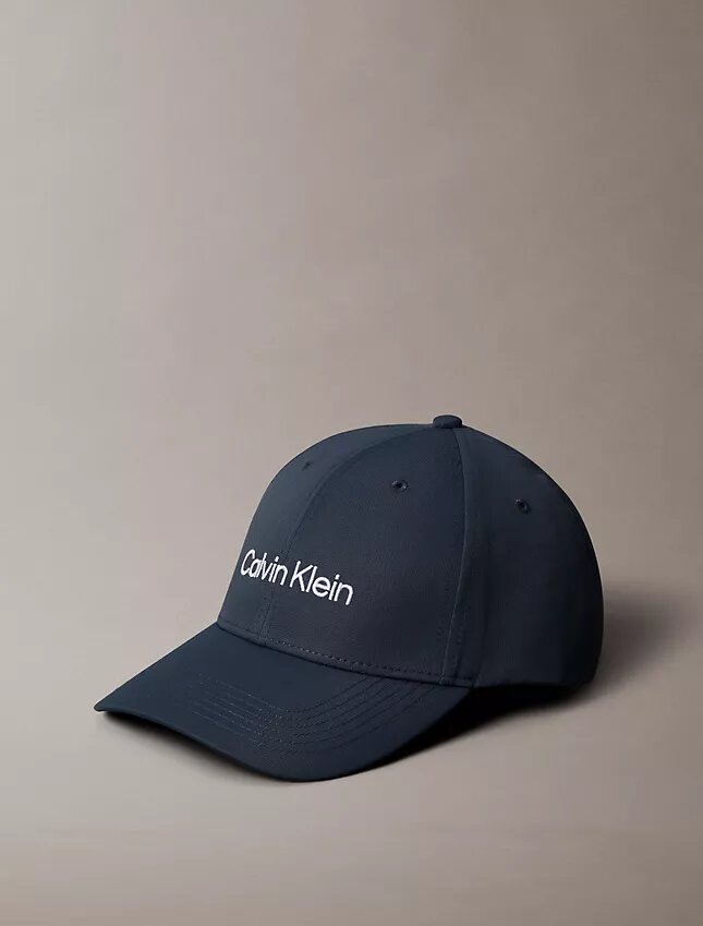 Gorra de béisbol con el logotipo bordado estándar Gorra de béisbol con el logotipo bordado estándar