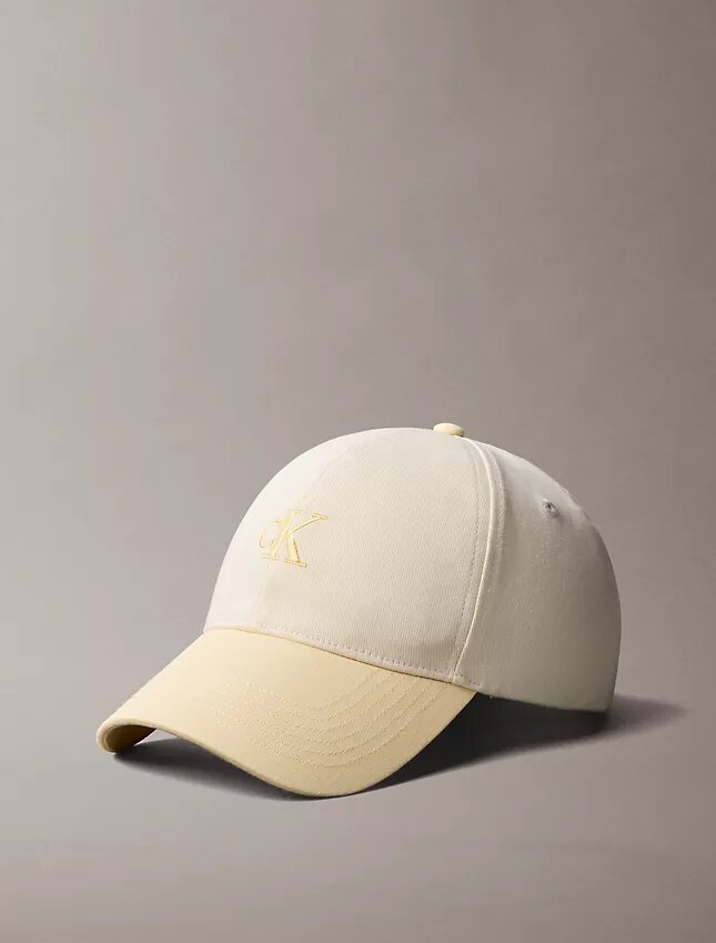 Gorra de béisbol con logotipo bordado en contraste Gorra de béisbol con logotipo bordado en contraste