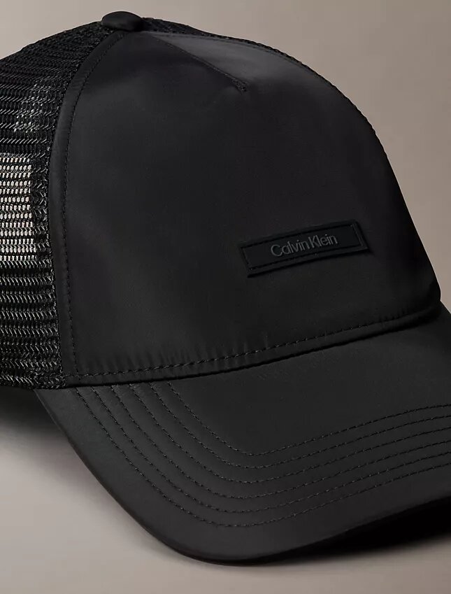 Gorra de béisbol tipo trucker con logotipo estándar Gorra de béisbol tipo trucker con logotipo estándar