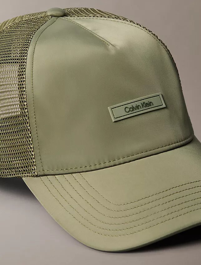 Gorra de béisbol tipo trucker con logotipo estándar Gorra de béisbol tipo trucker con logotipo estándar