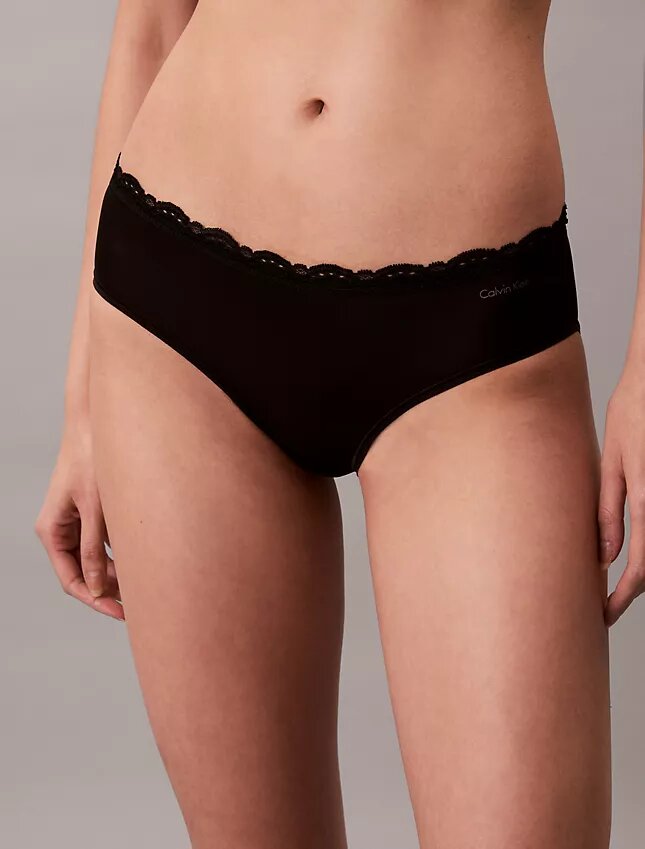 Hipster de talle bajo de microfibra elástica con encaje Hipster de talle bajo de microfibra elástica con encaje