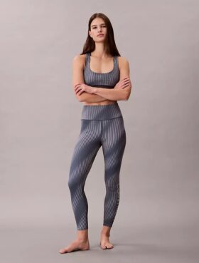 Leggings de talle alto y largo 7/8 con estampado deportivo moderno Leggings de talle alto y largo 7/8 con estampado deportivo moderno