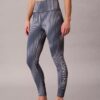 Leggings de talle alto y largo 7/8 con estampado deportivo moderno Leggings de talle alto y largo 7/8 con estampado deportivo moderno