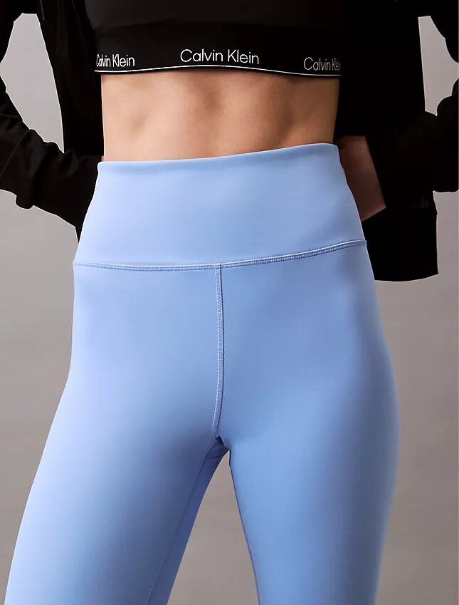 Leggings deportivos modernos de talle alto y largo 7/8 Leggings deportivos modernos de talle alto y largo 7/8
