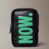 Llavero con mini bolsa y estampado llamativo Llavero con mini bolsa y estampado llamativo