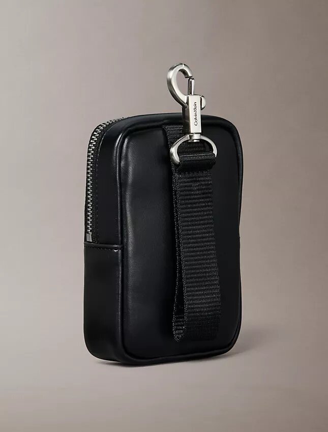 Llavero con mini bolsa y estampado llamativo Llavero con mini bolsa y estampado llamativo
