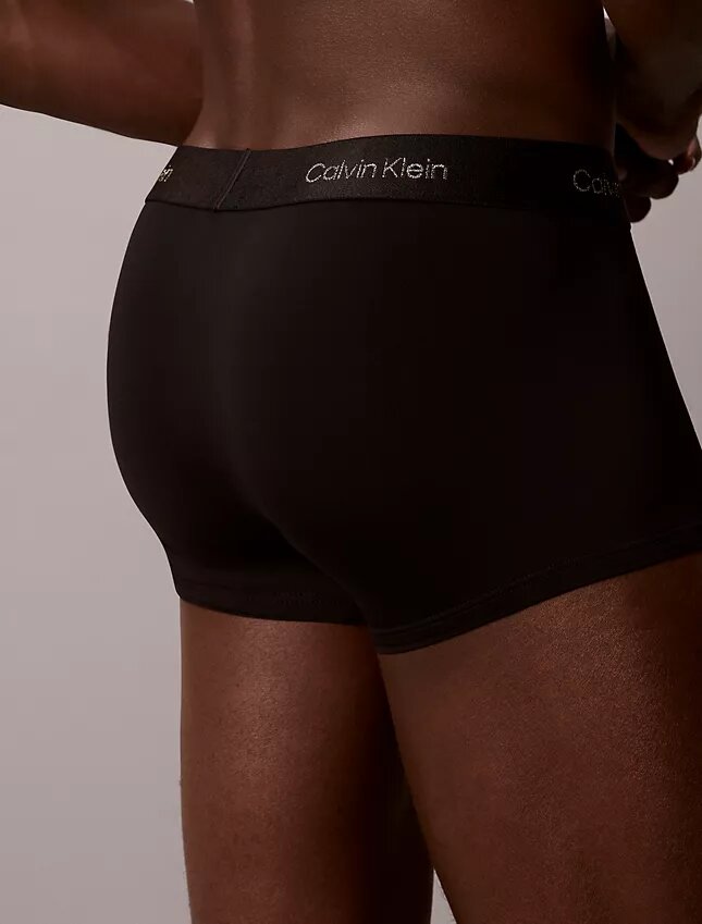 Low Rise Trunk para el Año Nuevo Lunar Low Rise Trunk para el Año Nuevo Lunar