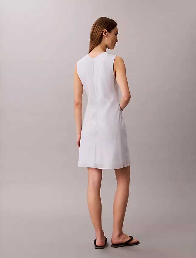 Mini vestido de mezcla de algodón con cuello en V Mini vestido de mezcla de algodón con cuello en V
