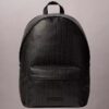 Mochila con logotipo en todo el diseño Mochila con logotipo en todo el diseño