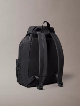 Mochila con solapa superior de nailon Mochila con solapa superior de nailon