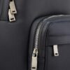 Mochila redonda con logotipo en relieve Mochila redonda con logotipo en relieve