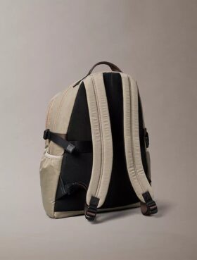 Mochila redonda con parte delantera de malla Mochila redonda con parte delantera de malla