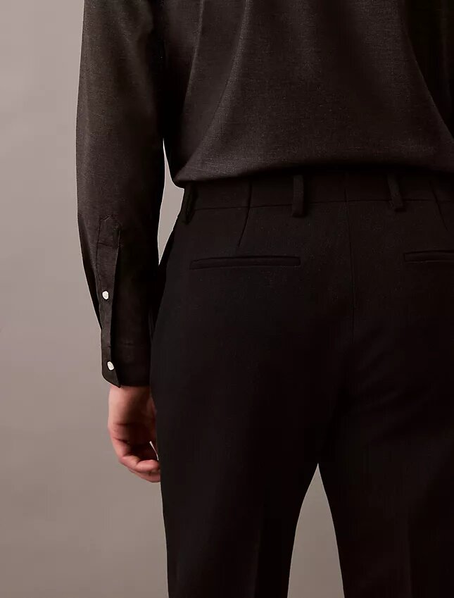 Pantalón ajustado de gabardina de lana Pantalón ajustado de gabardina de lana