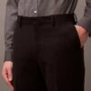 Pantalón ajustado de gabardina de lana Pantalón ajustado de gabardina de lana