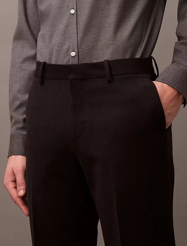 Pantalón ajustado de gabardina de lana Pantalón ajustado de gabardina de lana