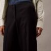 Pantalón de pierna ancha de crepé a rayas Pantalón de pierna ancha de crepé a rayas