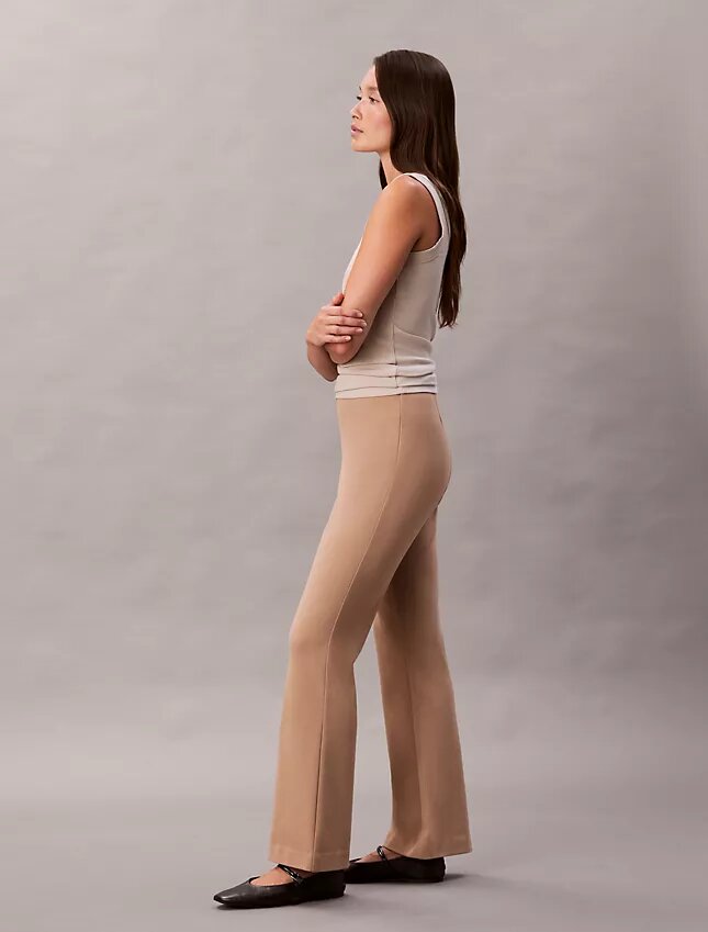 Pantalones acampanados ajustados de ponte Pantalones acampanados ajustados de ponte