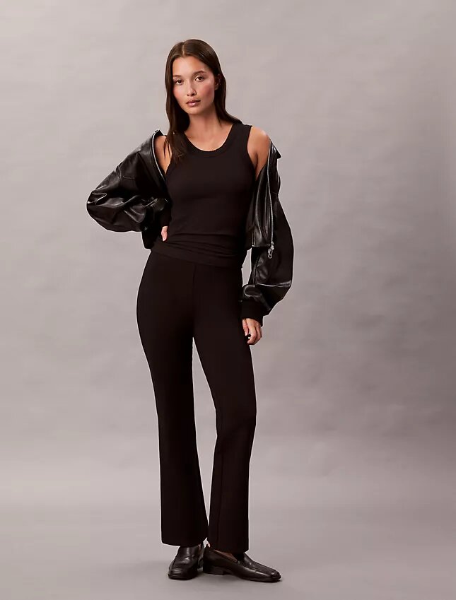 Pantalones acampanados ajustados de ponte Pantalones acampanados ajustados de ponte