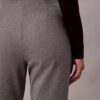 Pantalones acampanados ajustados de ponte