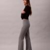 Pantalones acampanados ajustados de ponte