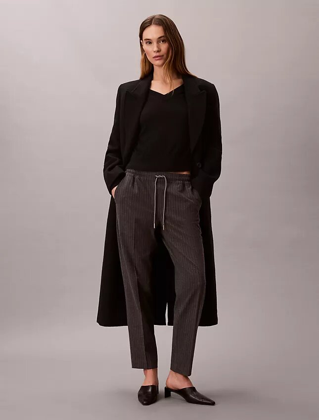 Pantalones ajustados a la tobillera con rayas y cordón Pantalones ajustados a la tobillera con rayas y cordón
