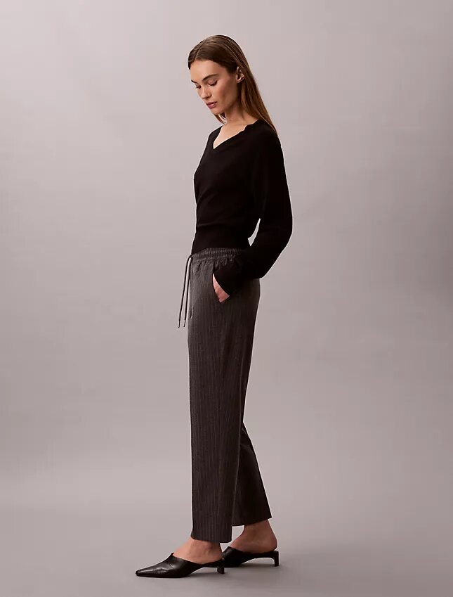 Pantalones ajustados a la tobillera con rayas y cordón Pantalones ajustados a la tobillera con rayas y cordón