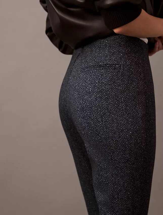 Pantalones ajustados con estampado de espiga en tejido Ponte Pantalones ajustados con estampado de espiga en tejido Ponte