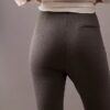 Pantalones ajustados de ponte liso Pantalones ajustados de ponte liso