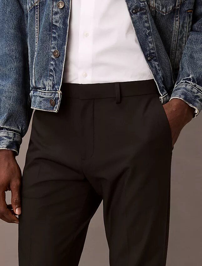 Pantalones ajustados elásticos refinados Pantalones ajustados elásticos refinados