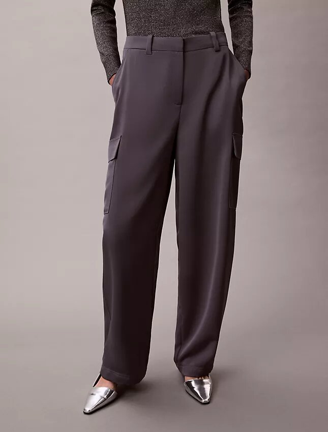 Pantalones cargo holgados de sarga de satén Pantalones cargo holgados de sarga de satén