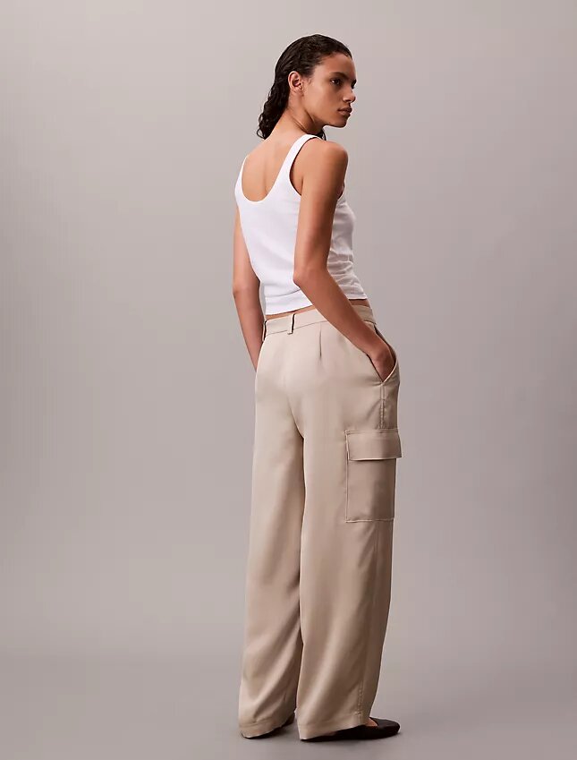 Pantalones cargo holgados de sarga de satén Pantalones cargo holgados de sarga de satén