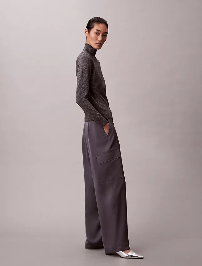 Pantalones cargo holgados de sarga de satén Pantalones cargo holgados de sarga de satén