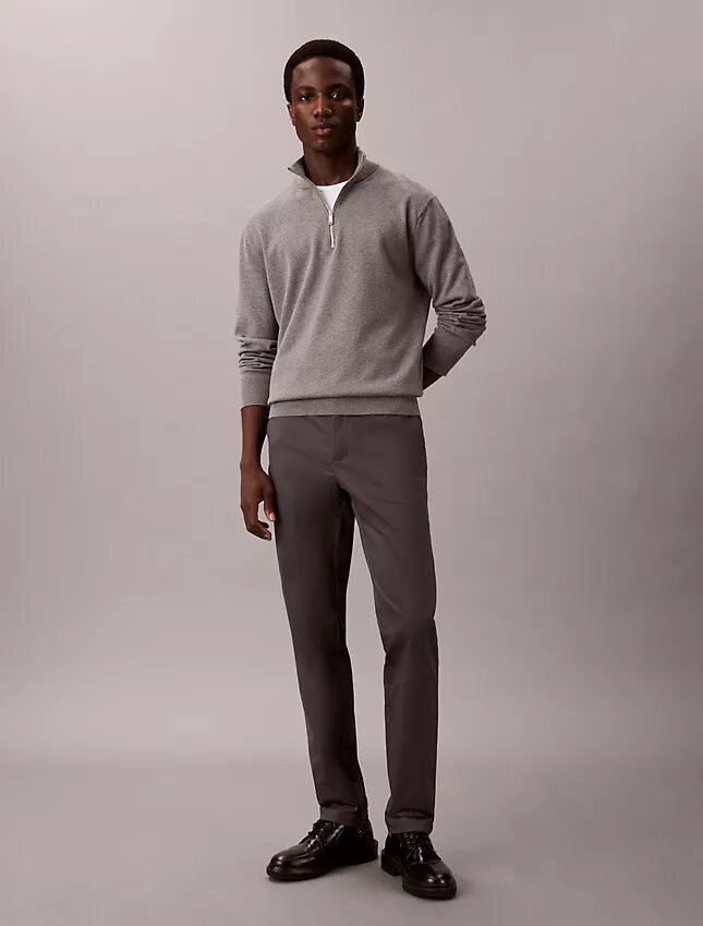 Pantalones chino ajustados de satén de algodón Pantalones chino ajustados de satén de algodón