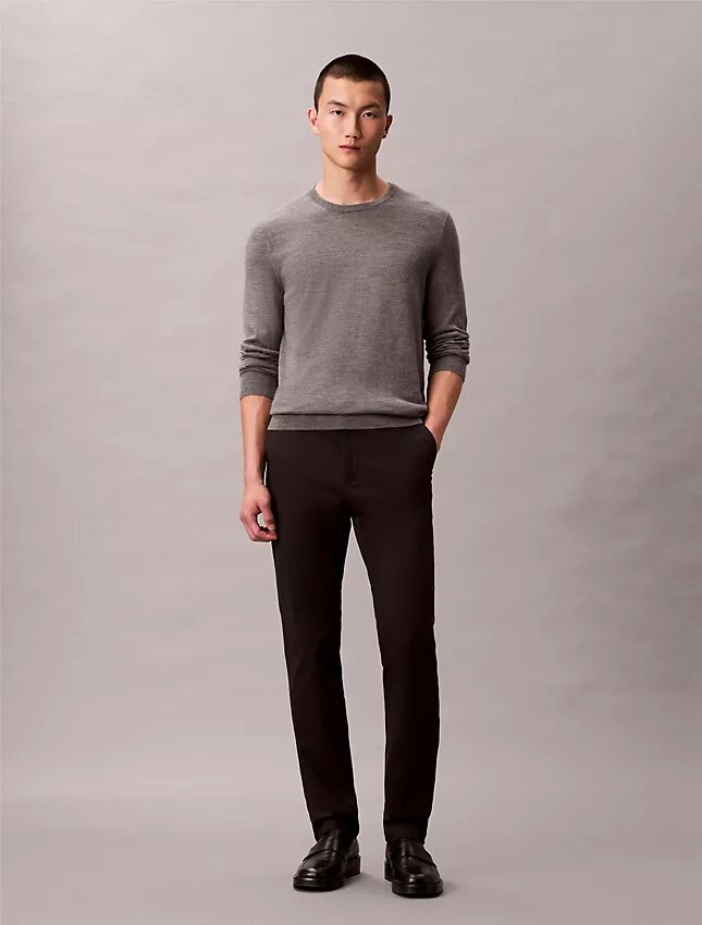 Pantalones chino ajustados de satén de algodón Pantalones chino ajustados de satén de algodón