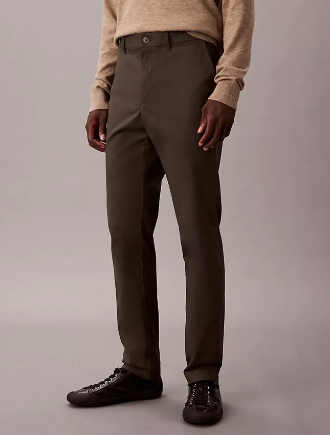 Pantalones chino ajustados de satén de algodón Pantalones chino ajustados de satén de algodón