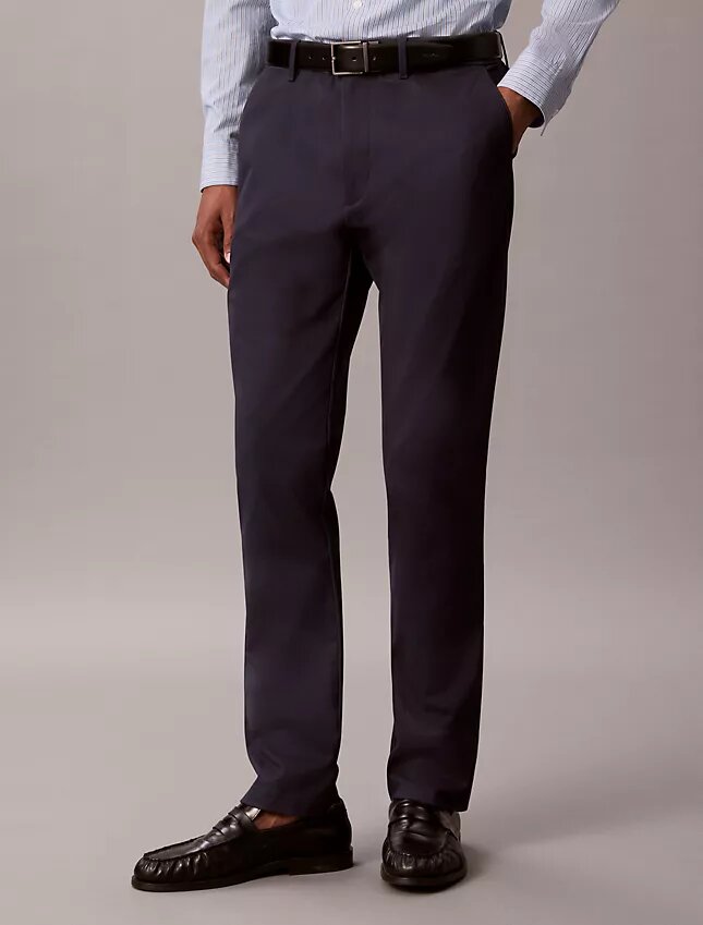 Pantalones chino ajustados de satén de algodón Pantalones chino ajustados de satén de algodón