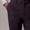 Pantalones chino ajustados de satén de algodón Pantalones chino ajustados de satén de algodón