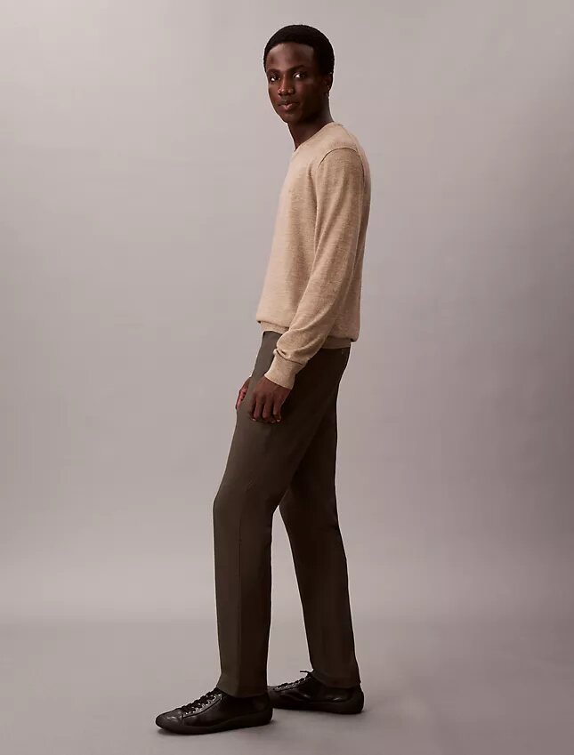 Pantalones chino ajustados de satén de algodón Pantalones chino ajustados de satén de algodón