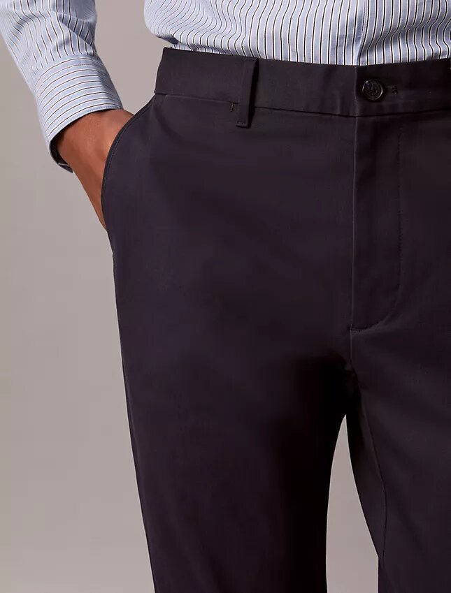 Pantalones chino ajustados de satén de algodón Pantalones chino ajustados de satén de algodón