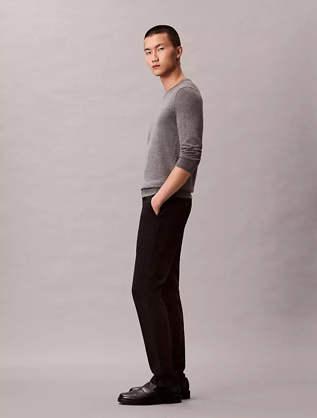 Pantalones chino ajustados de satén de algodón Pantalones chino ajustados de satén de algodón