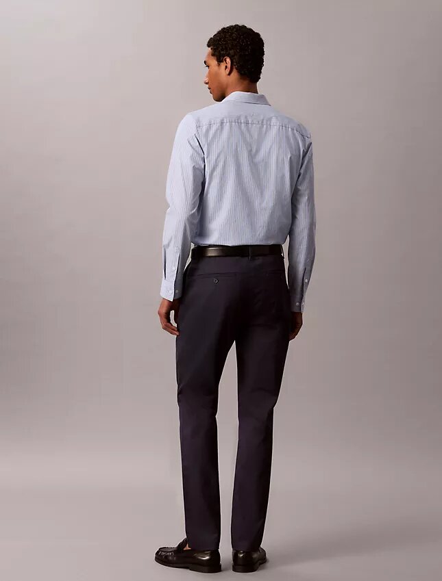 Pantalones chino ajustados de satén de algodón Pantalones chino ajustados de satén de algodón