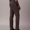 Pantalones chino ajustados de satén de algodón Pantalones chino ajustados de satén de algodón