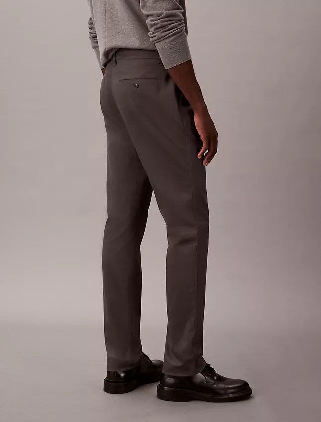 Pantalones chino ajustados de satén de algodón Pantalones chino ajustados de satén de algodón